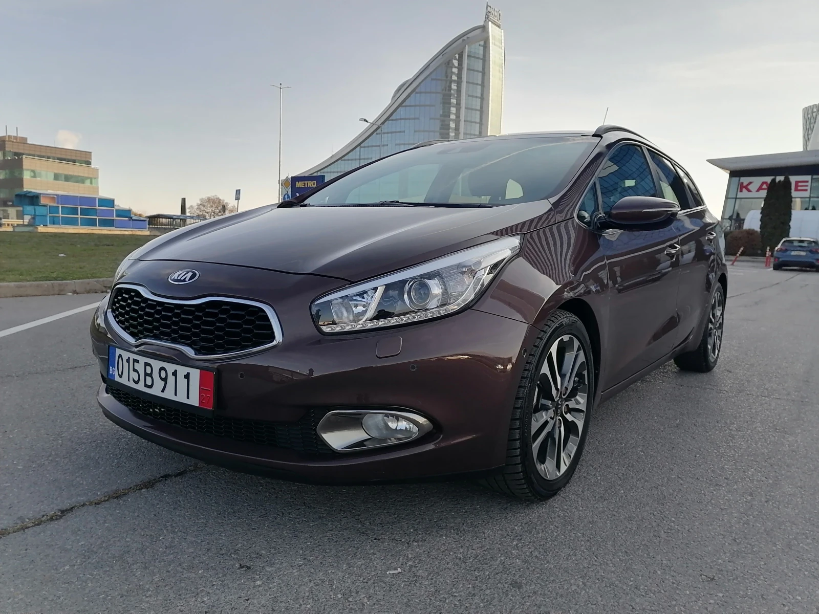 Kia Ceed 1.6i Navi Premium - изображение 9