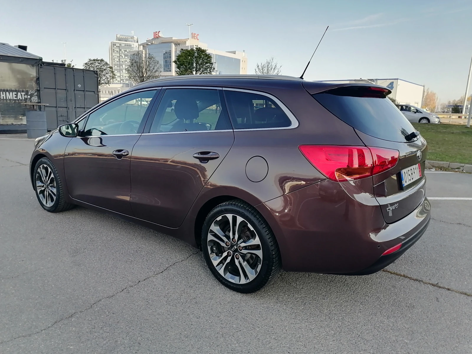 Kia Ceed 1.6i Navi Premium - изображение 7