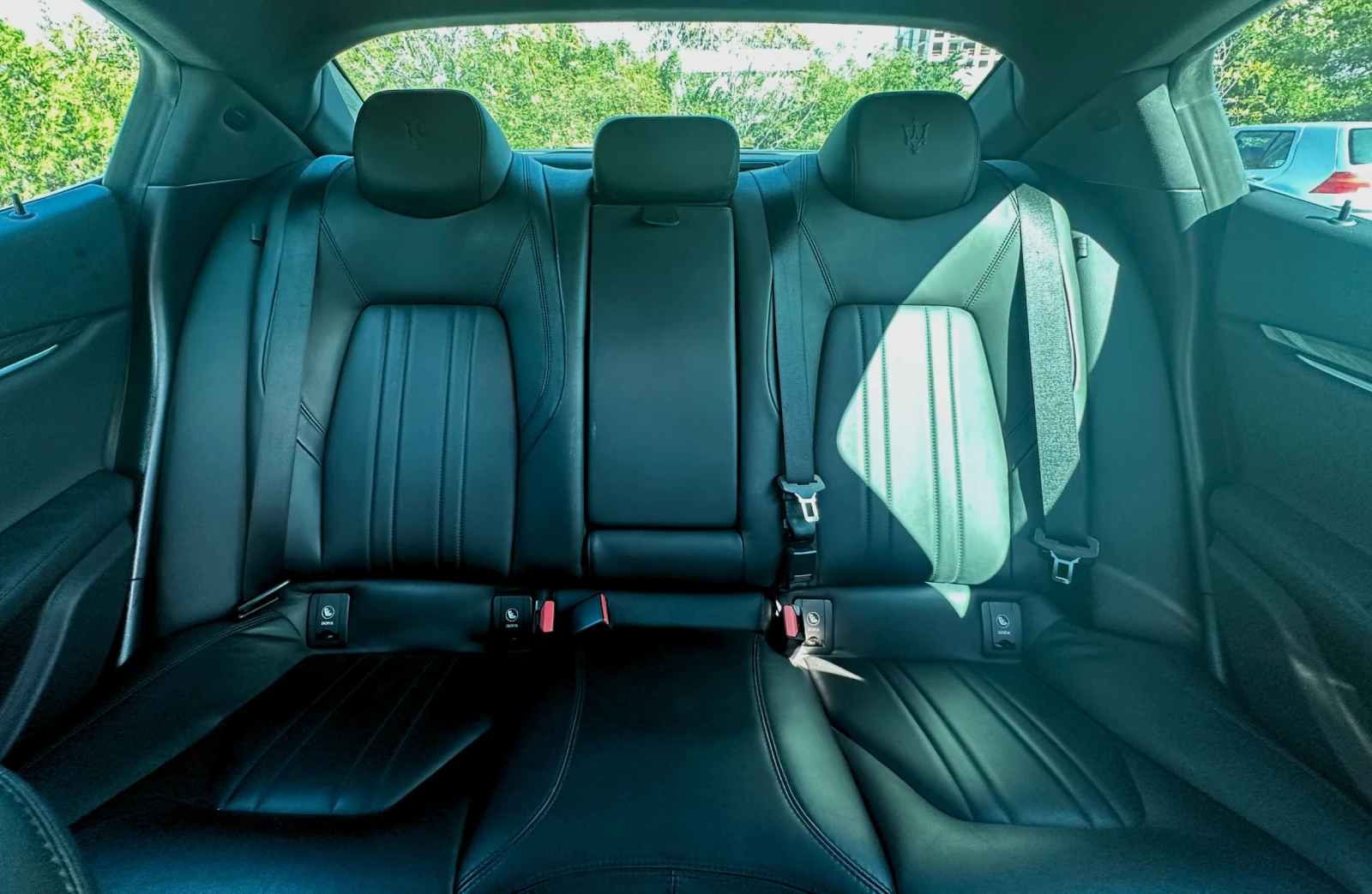 Maserati Ghibli 3.0 V6 D |  |  | Mobile.bg   15