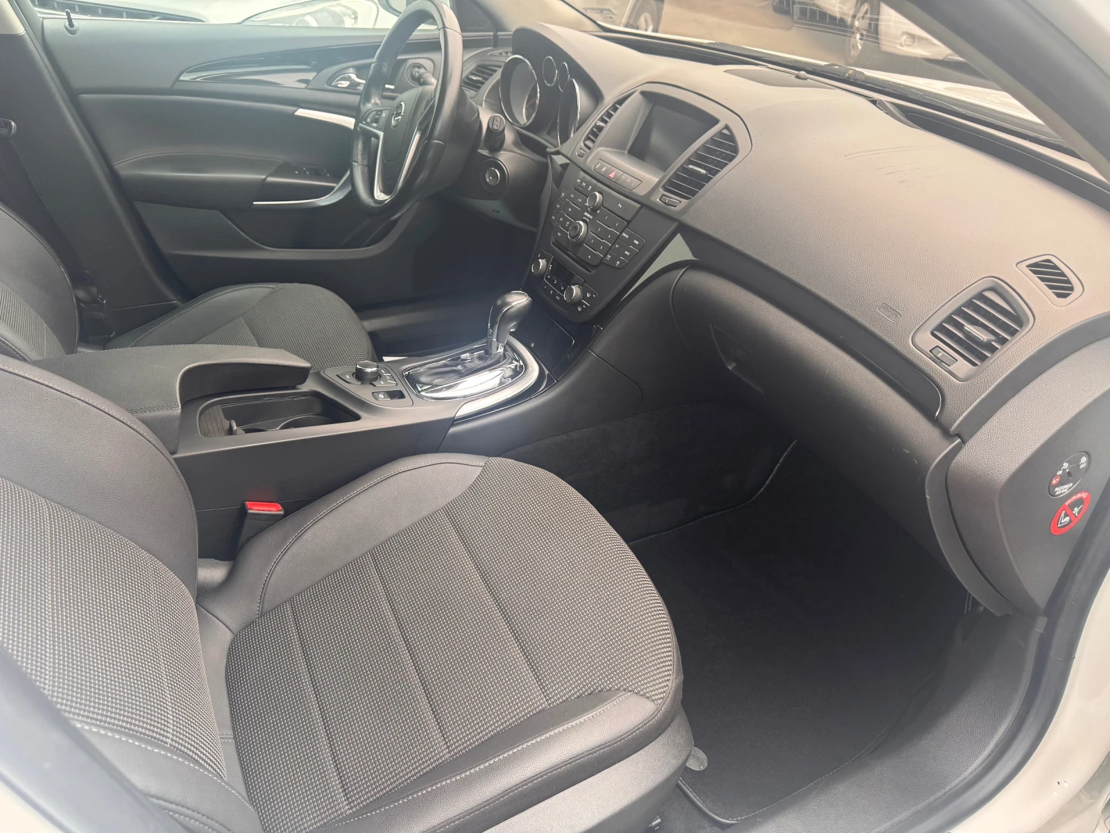 Opel Insignia 2.0CDTI 4x4 Navi Xenon теглич - изображение 7