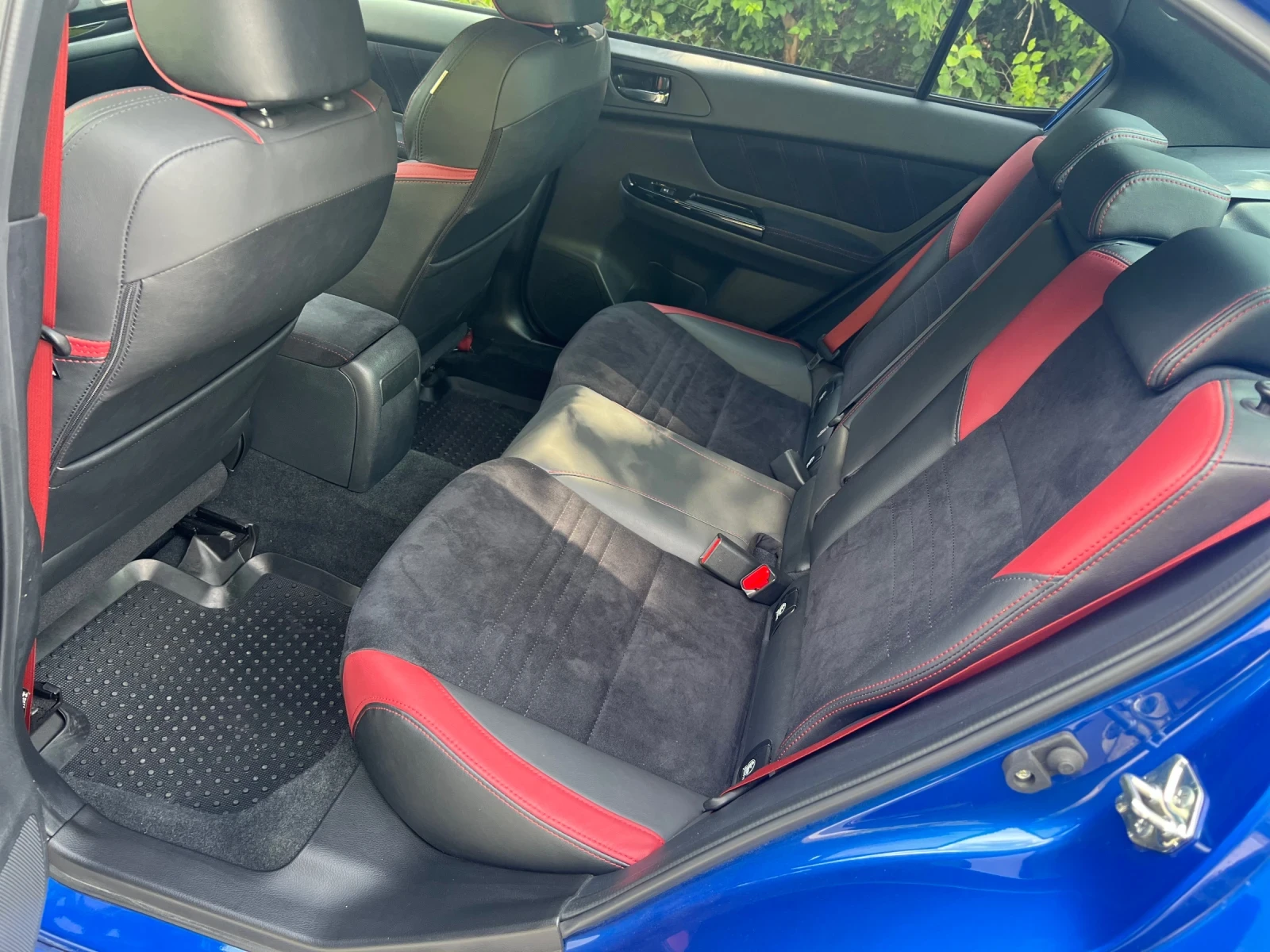 Subaru Impreza WRX STI LEGENDARY EDITION 1/55 | Mobile.bg � ����������� 10