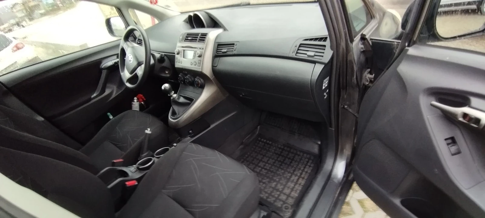 Toyota Verso, снимка 12 - Автомобили и джипове - 53928867