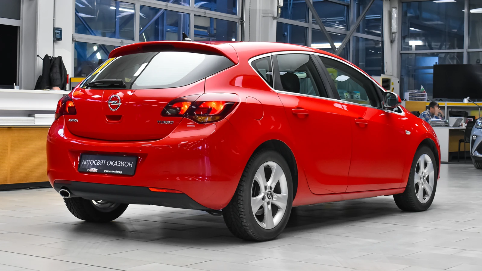 Opel Astra 1.6 Turbo Sport Automatic, снимка 6 - Автомобили и джипове - 53972562