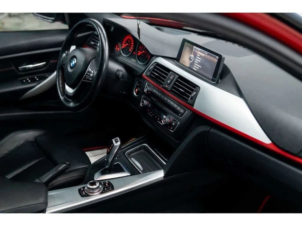 BMW 328 * 328i | RED ON BLACK | SPORT SEDAN | RWD * CARFAX, снимка 9 - Автомобили и джипове - 54044573