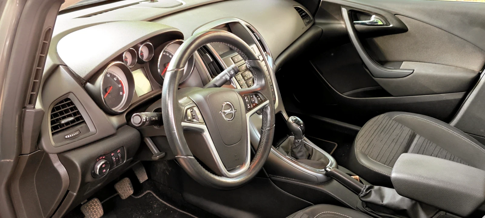 Opel Astra J, 1.6 бензин / бензин, снимка 6 - Автомобили и джипове - 54479146