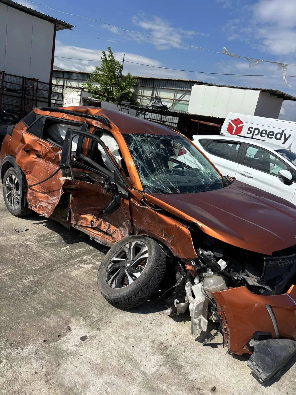 Peugeot 2008 1.5 Bluehdi, снимка 4 - Автомобили и джипове - 54627563