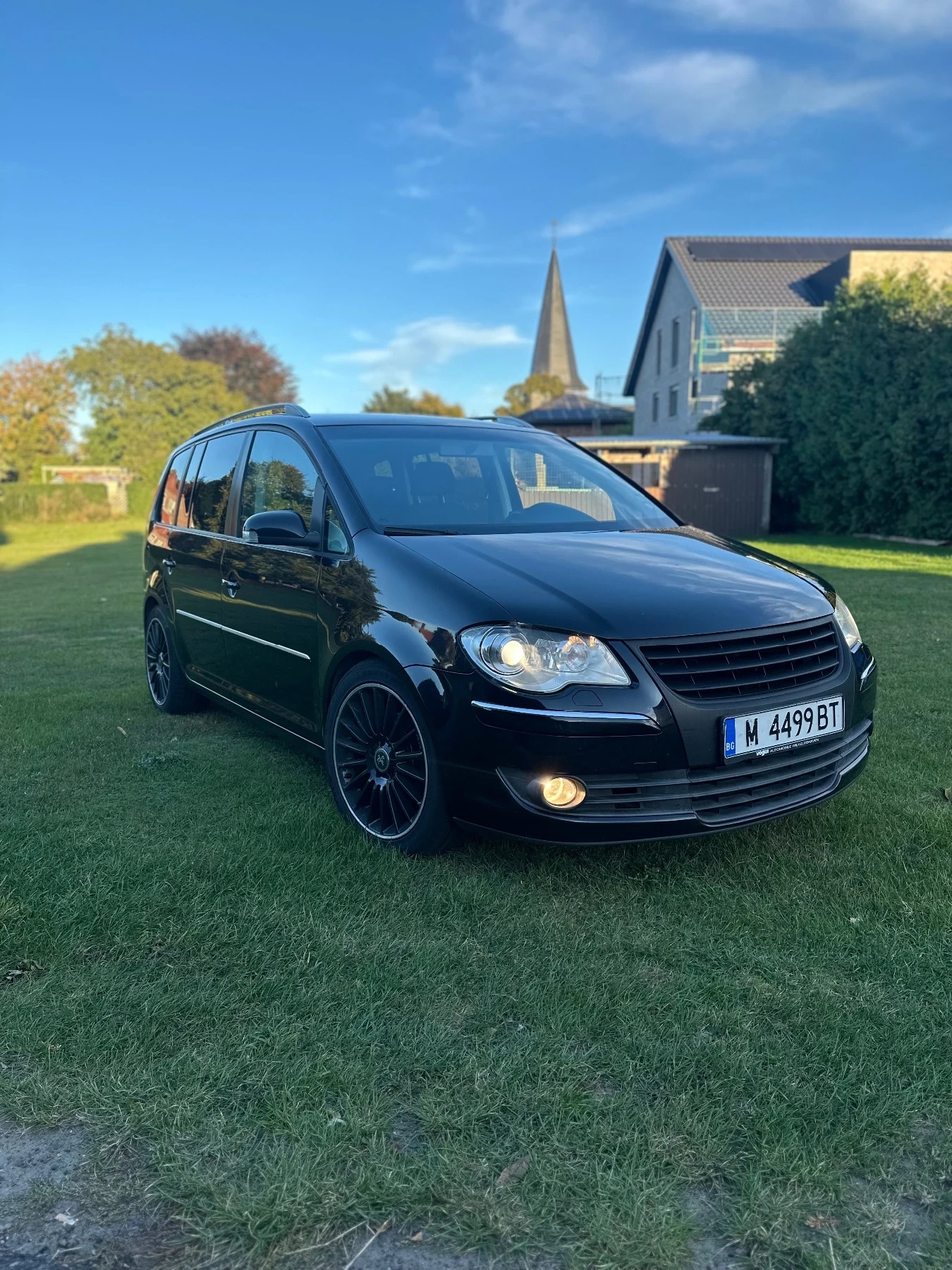 VW Touran, снимка 2 - Автомобили и джипове - 54858539
