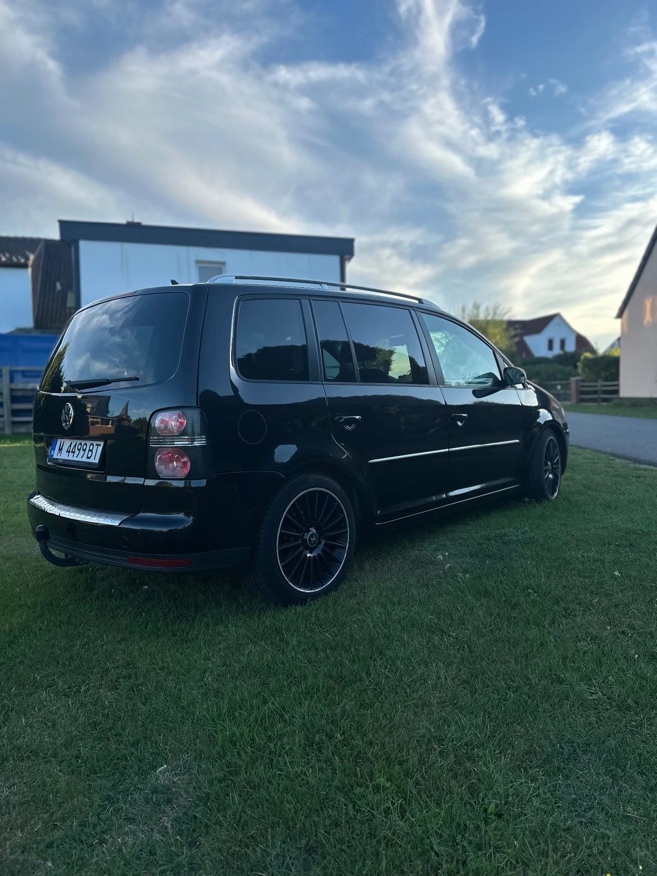 VW Touran, снимка 4 - Автомобили и джипове - 54858539