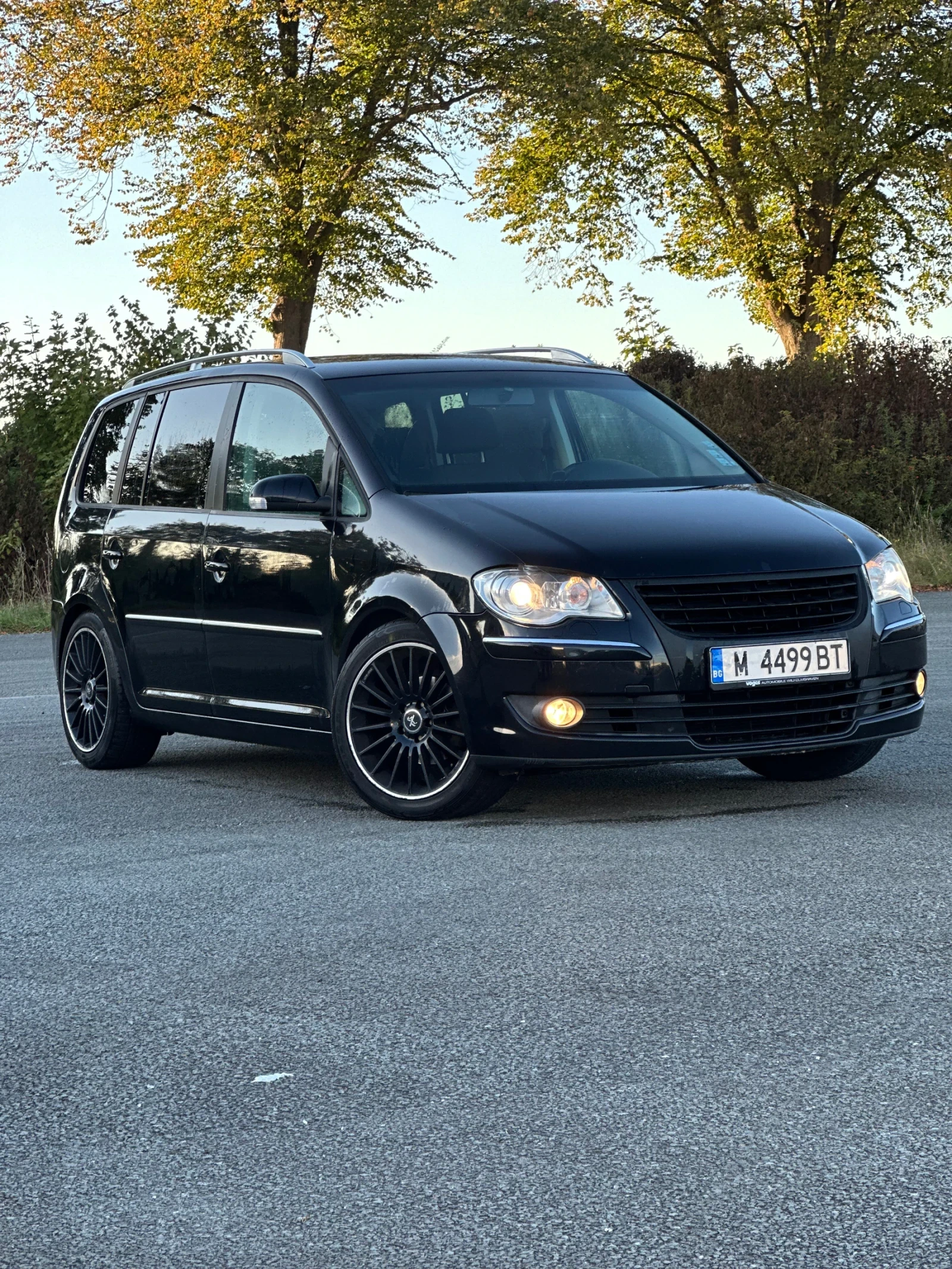 VW Touran, снимка 14 - Автомобили и джипове - 54858539