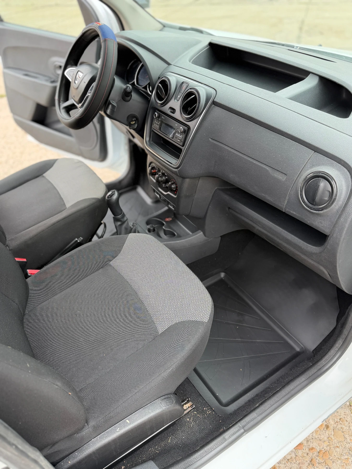 Dacia Dokker, снимка 8 - Автомобили и джипове - 55400333