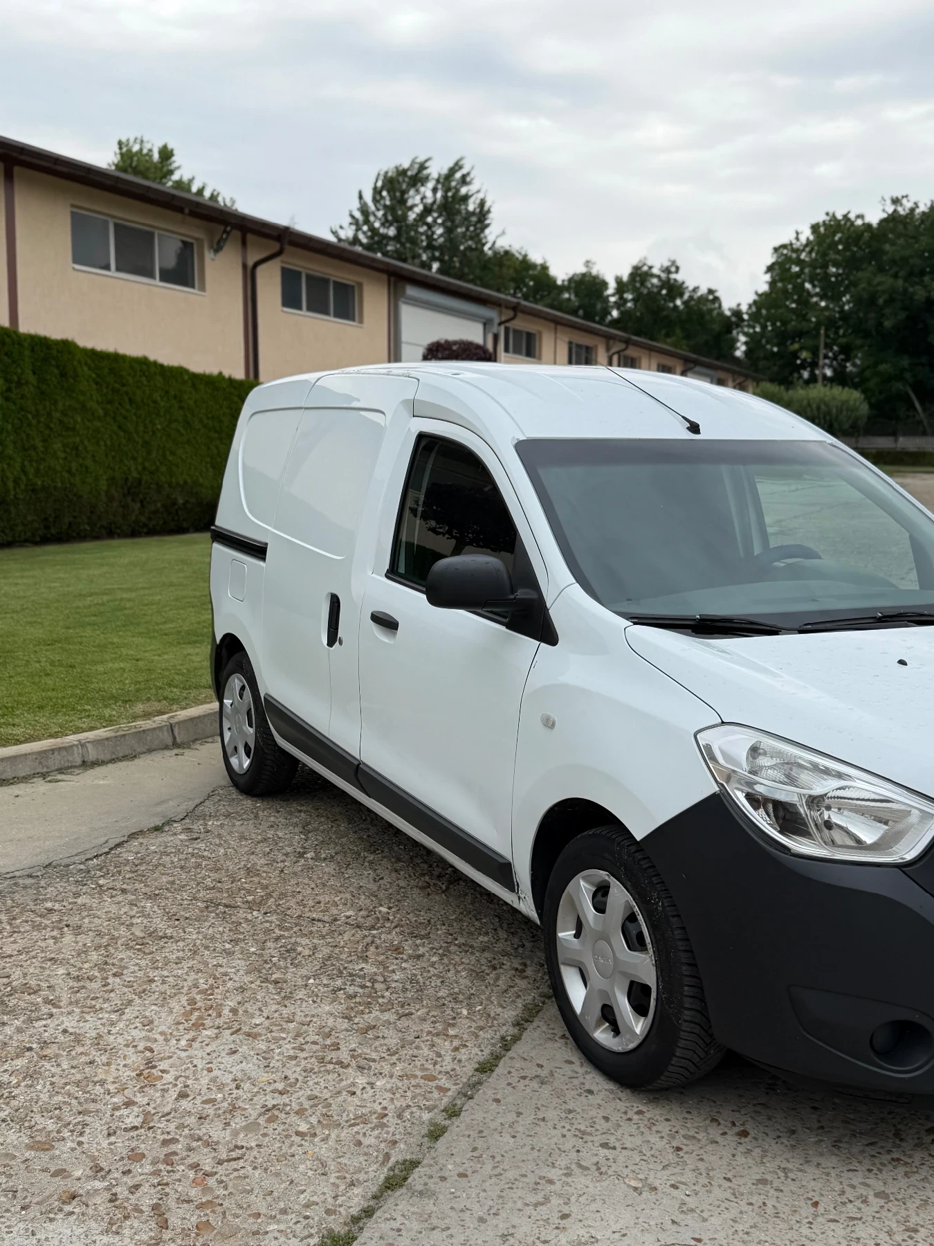 Dacia Dokker, снимка 3 - Автомобили и джипове - 55400333