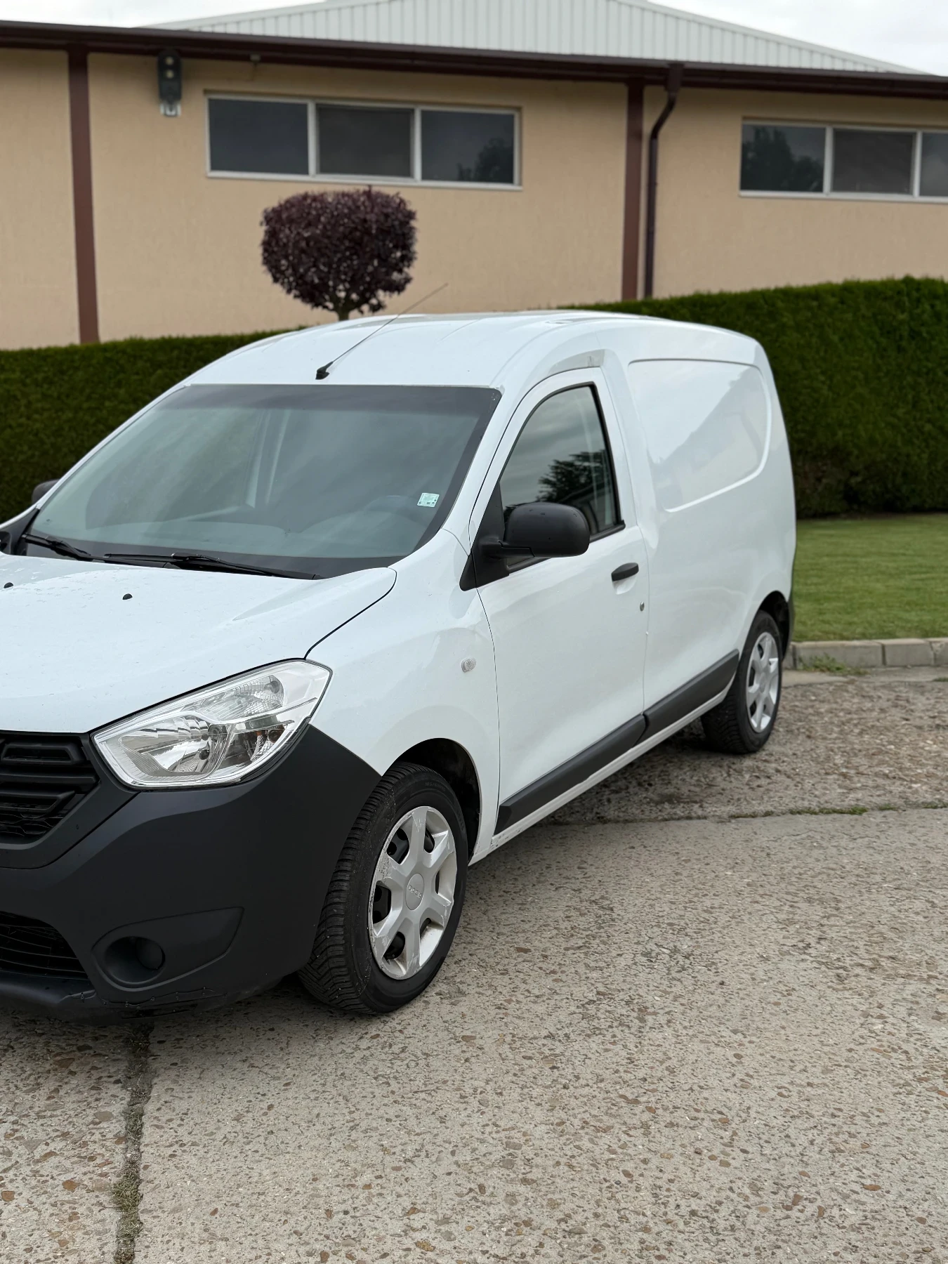Dacia Dokker, снимка 2 - Автомобили и джипове - 55400333