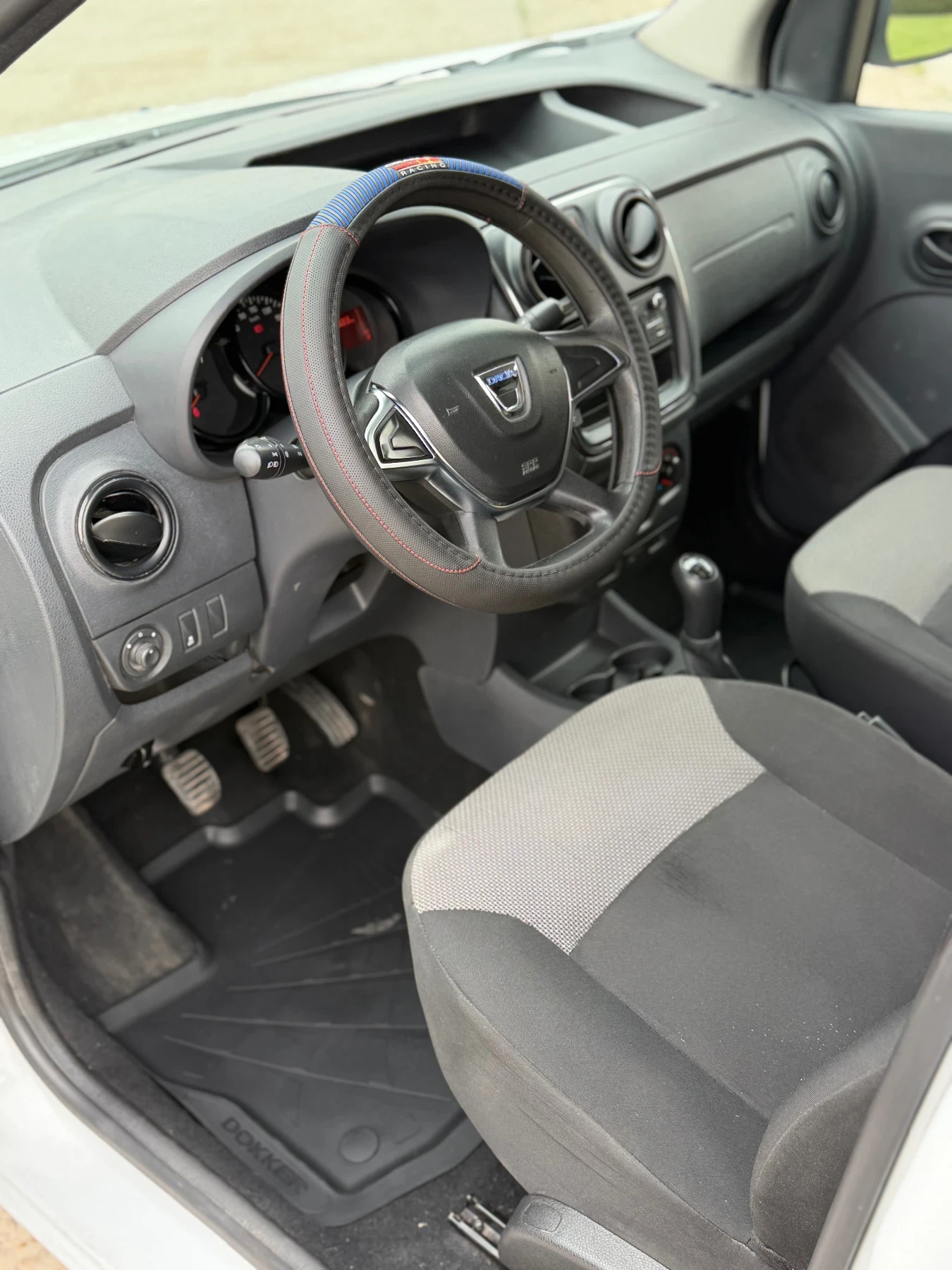 Dacia Dokker, снимка 7 - Автомобили и джипове - 55400333
