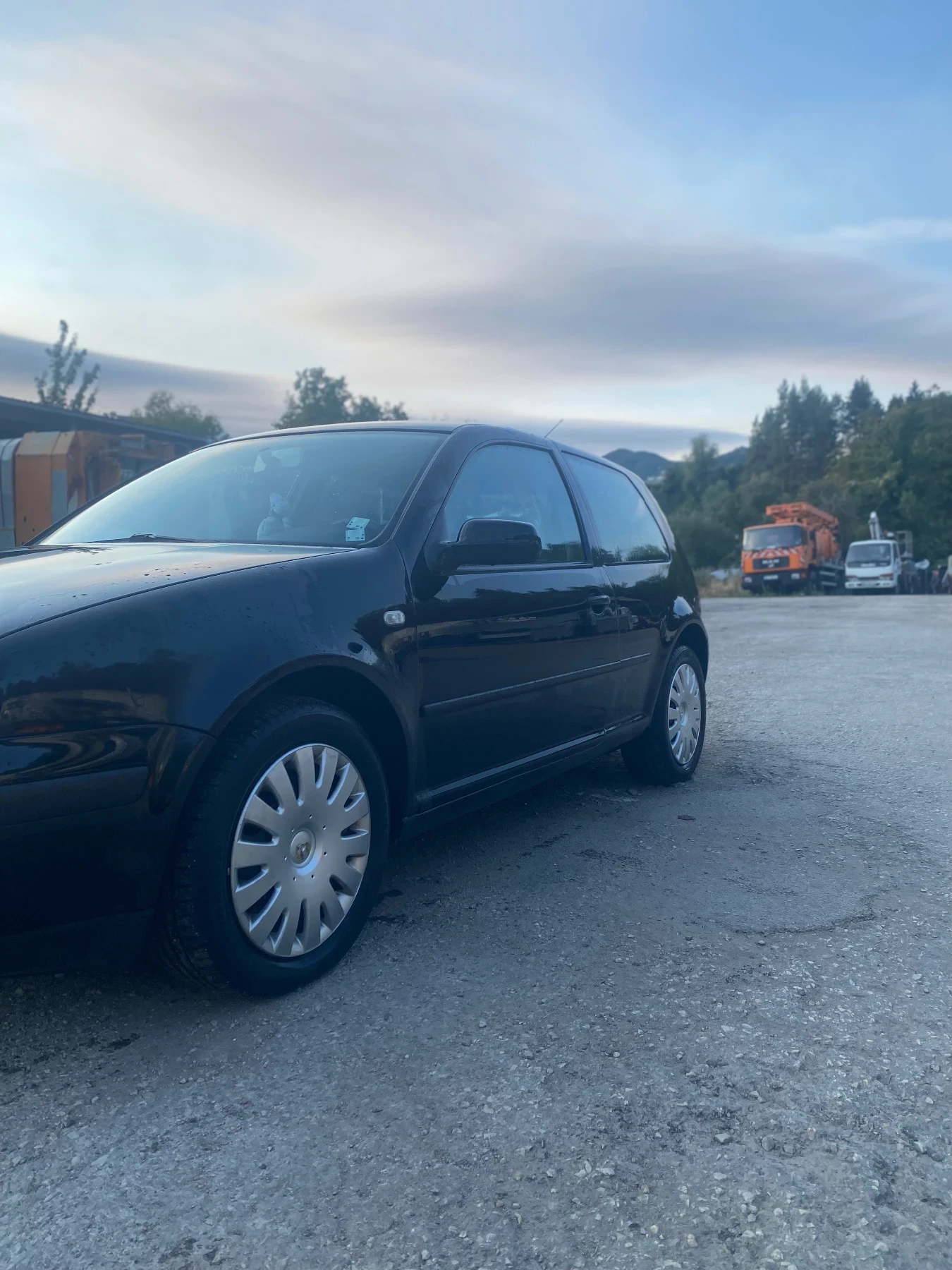VW Golf, снимка 2 - Автомобили и джипове - 55965601