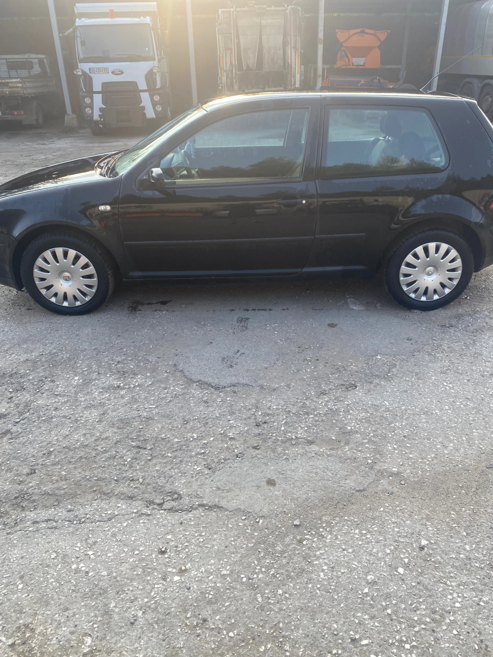 VW Golf, снимка 3 - Автомобили и джипове - 55965601