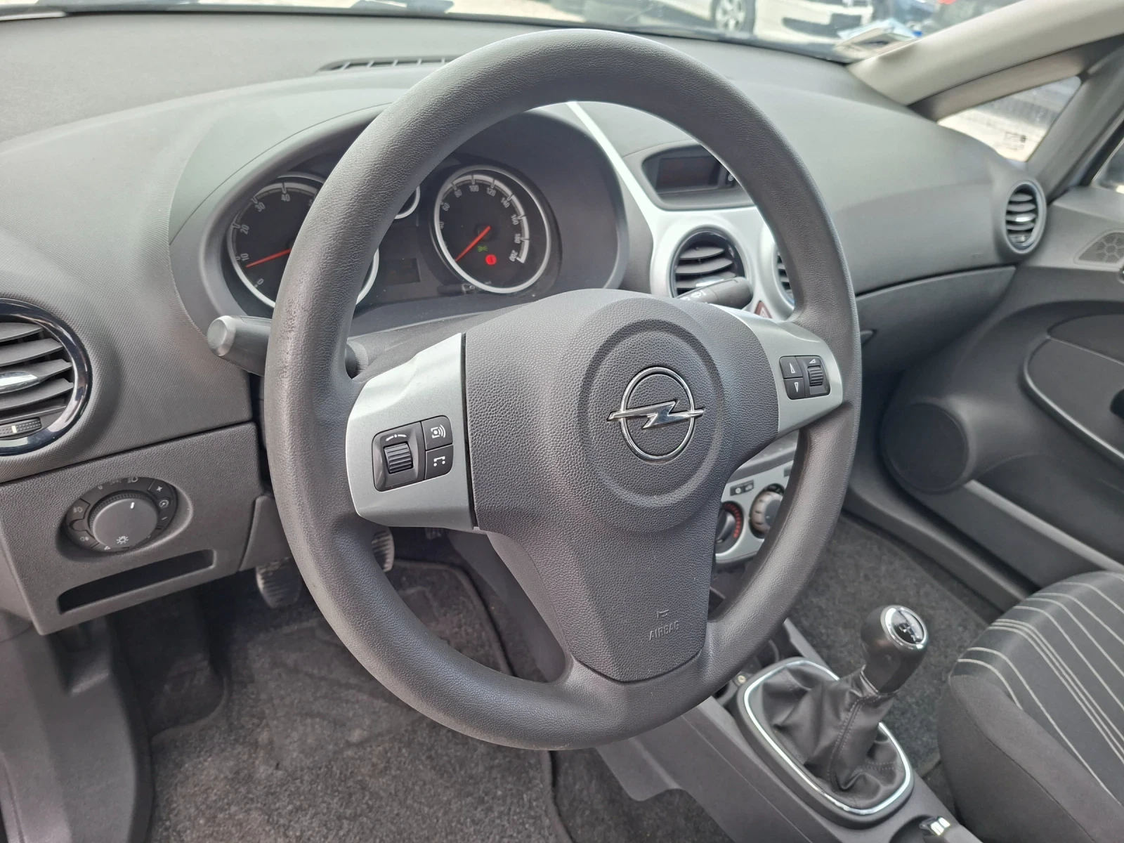 Opel Corsa 1.2i/80k.c, снимка 12 - Автомобили и джипове - 56178868