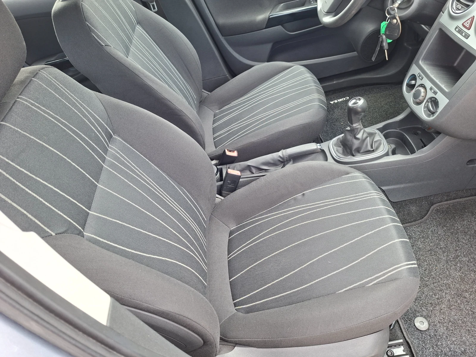 Opel Corsa 1.2i/80k.c, снимка 15 - Автомобили и джипове - 56178868