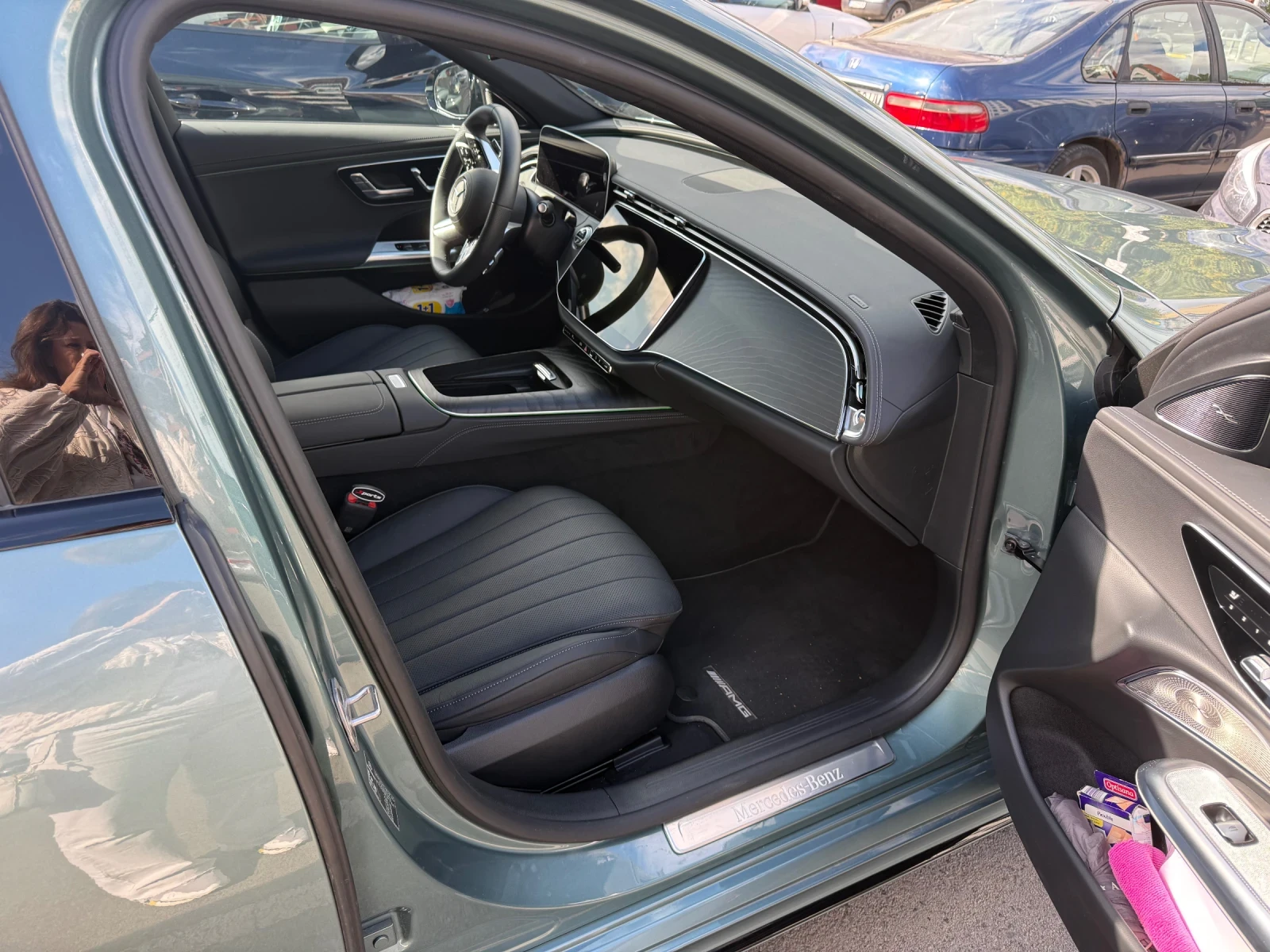 Mercedes-Benz E 220 4MATIK* AMG* въздушно окачване* завиващ заден мост, снимка 13 - Автомобили и джипове - 56205733