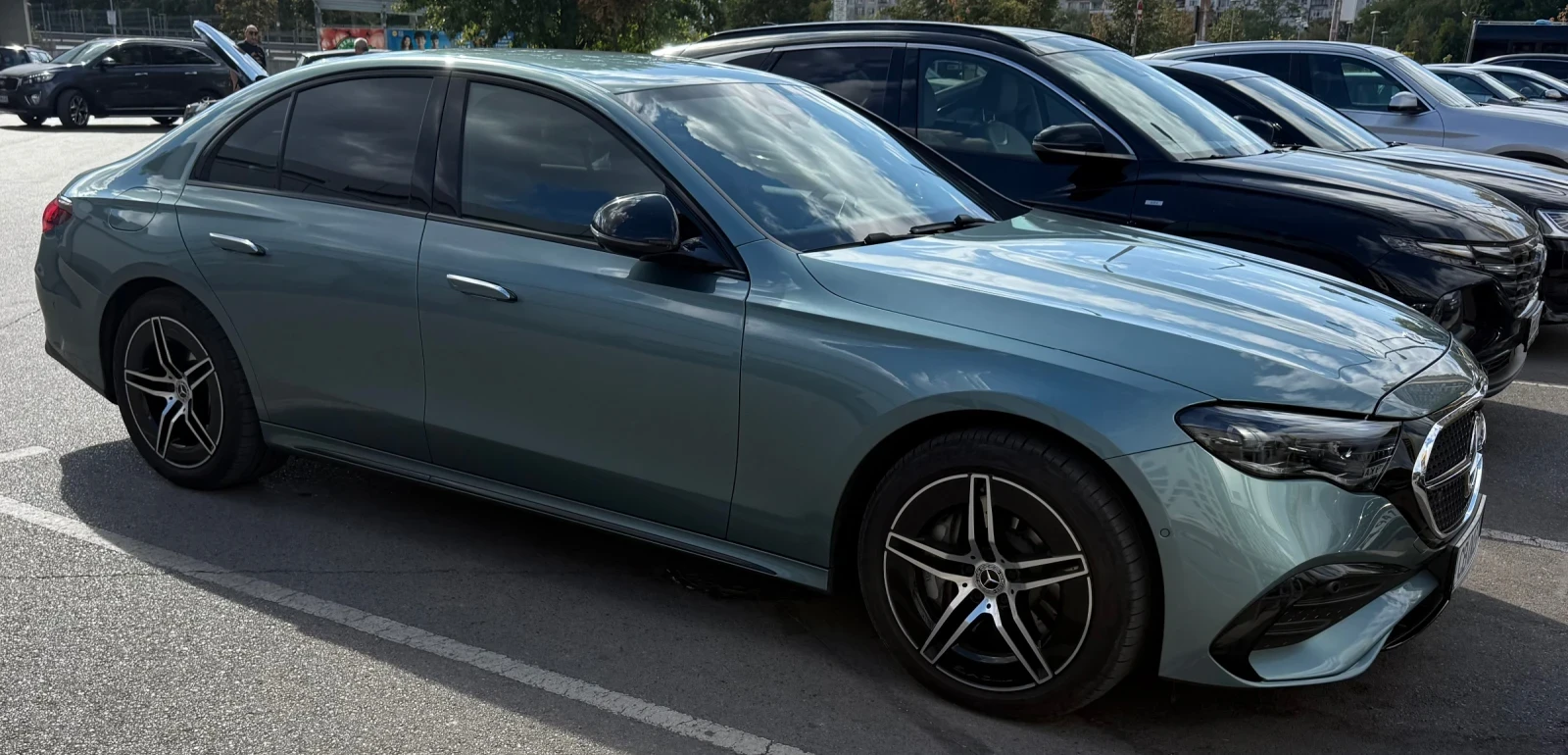 Mercedes-Benz E 220 4MATIK* AMG* въздушно окачване* завиващ заден мост, снимка 6 - Автомобили и джипове - 56205733