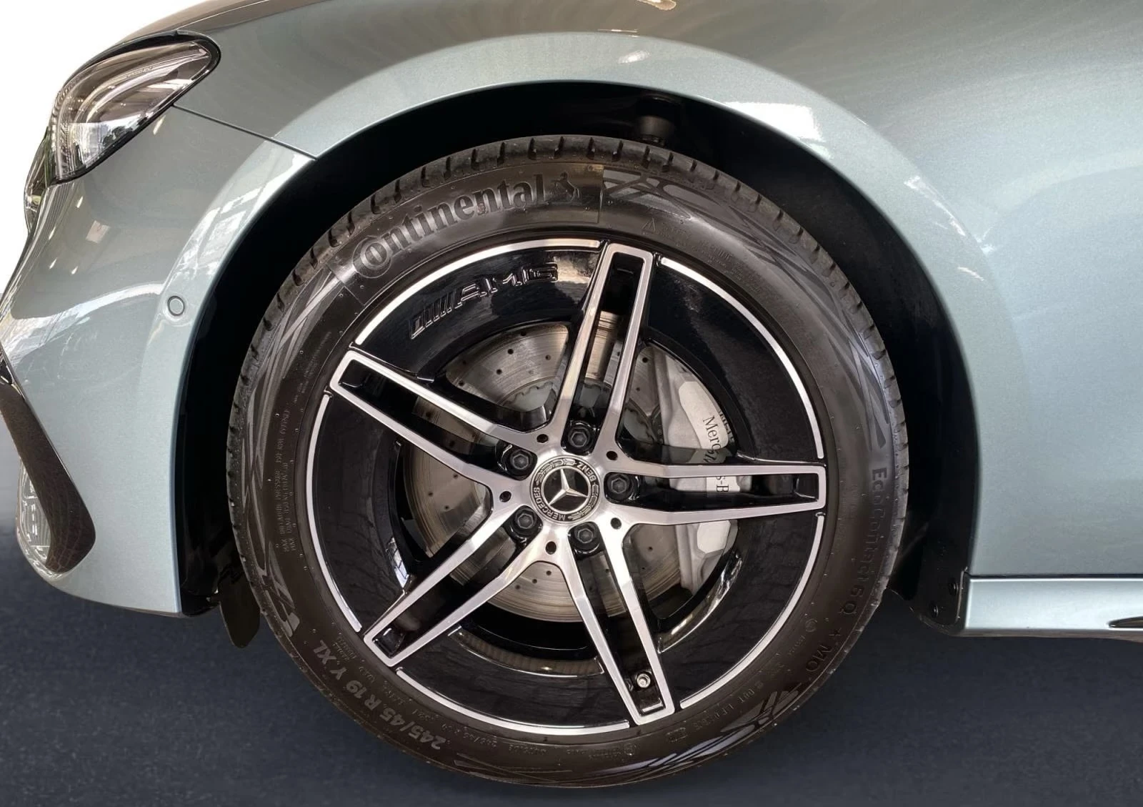 Mercedes-Benz E 220 4MATIK* AMG* въздушно окачване* завиващ заден мост, снимка 8 - Автомобили и джипове - 56205733