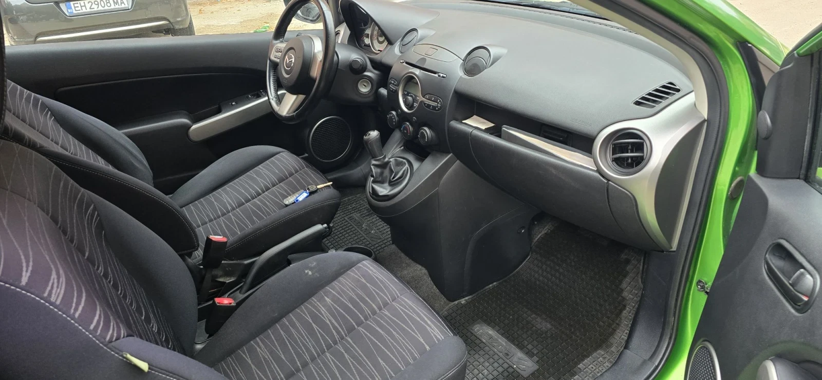 Mazda 2 1.3i, 160х.км, снимка 10 - Автомобили и джипове - 56465737