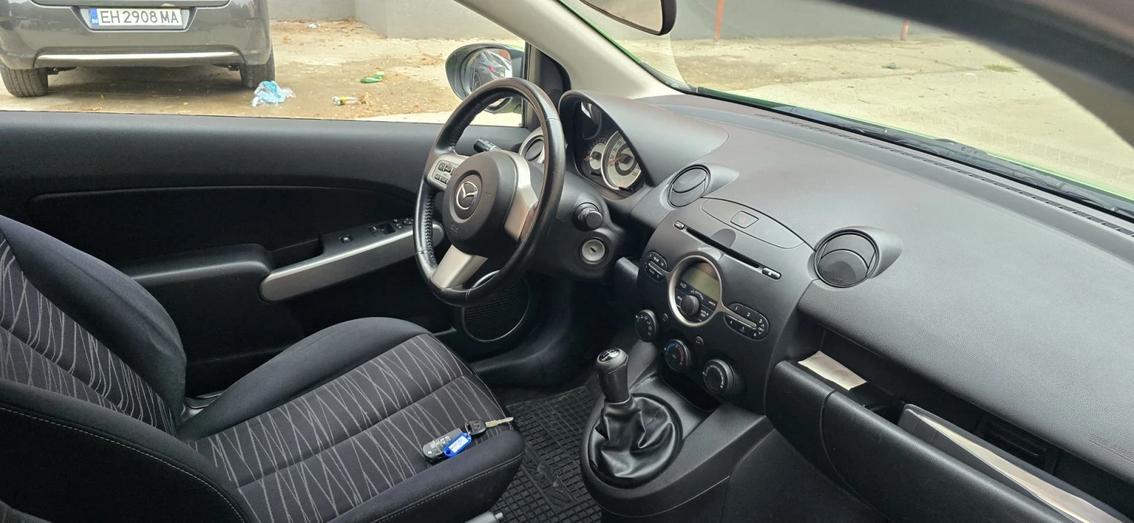 Mazda 2 1.3i, 160х.км, снимка 11 - Автомобили и джипове - 56465737