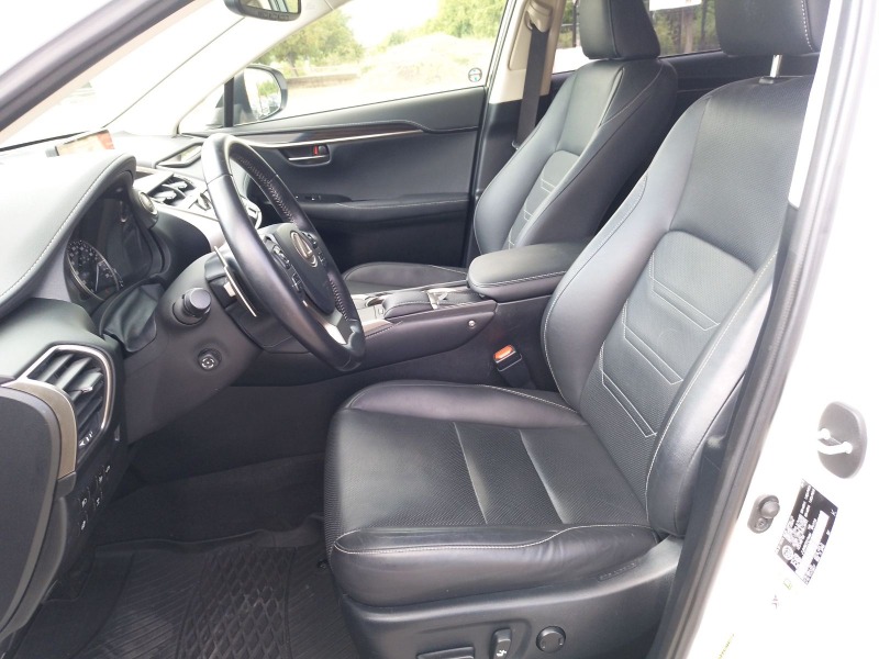 Lexus NX 300 2.0i, снимка 11 - Автомобили и джипове - 42099516