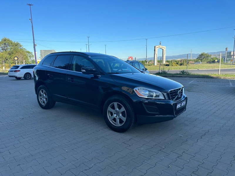 Volvo XC60 2.0 T, снимка 2 - Автомобили и джипове - 45194989