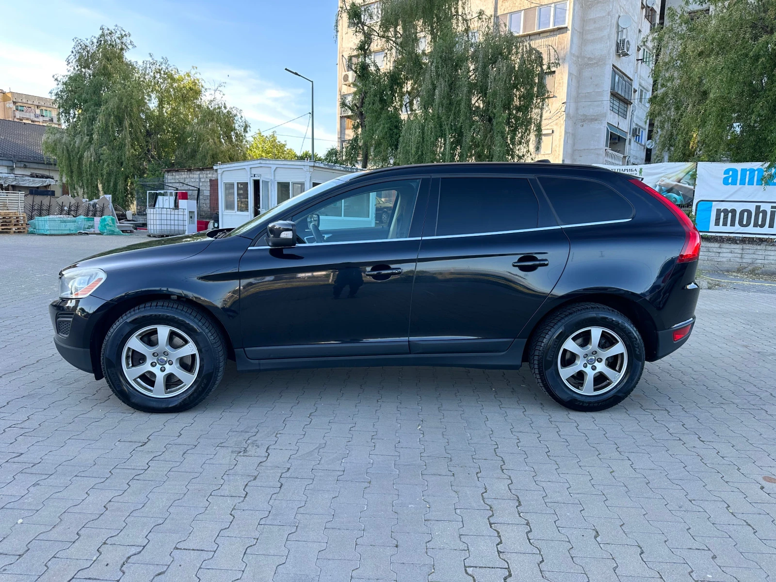 Volvo XC60 2.0 T - изображение 7