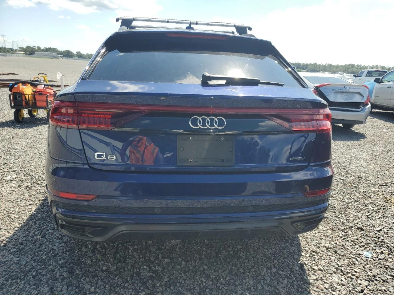 Audi Q8 S-LINE* BLACK OPTIC* PANO* KEYLESS* AMBIENT* DIGIT - изображение 6