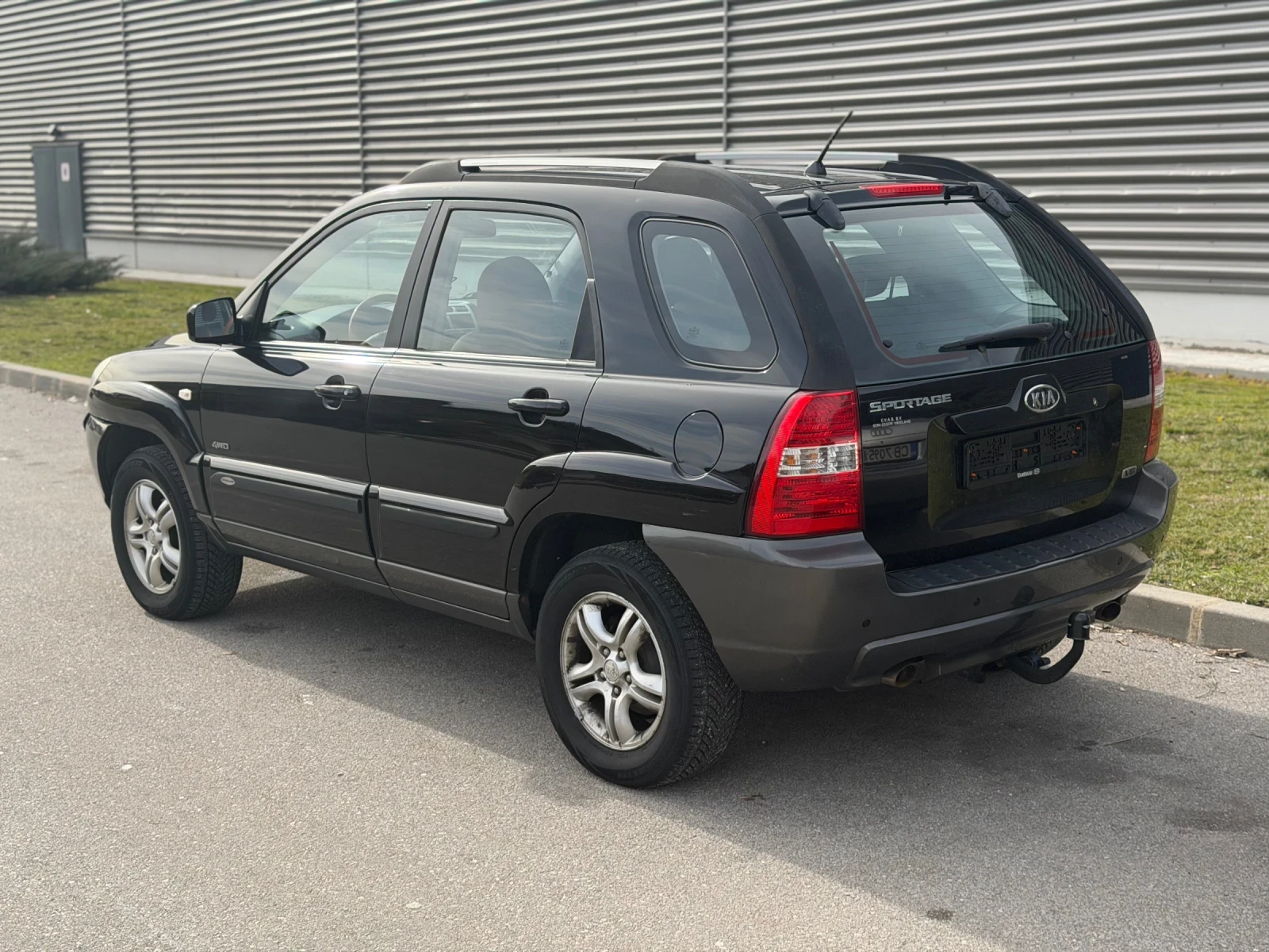 Kia Sportage 2.7/4WD/АВТОМАТ/ТОП, снимка 4 - Автомобили и джипове - 53744245