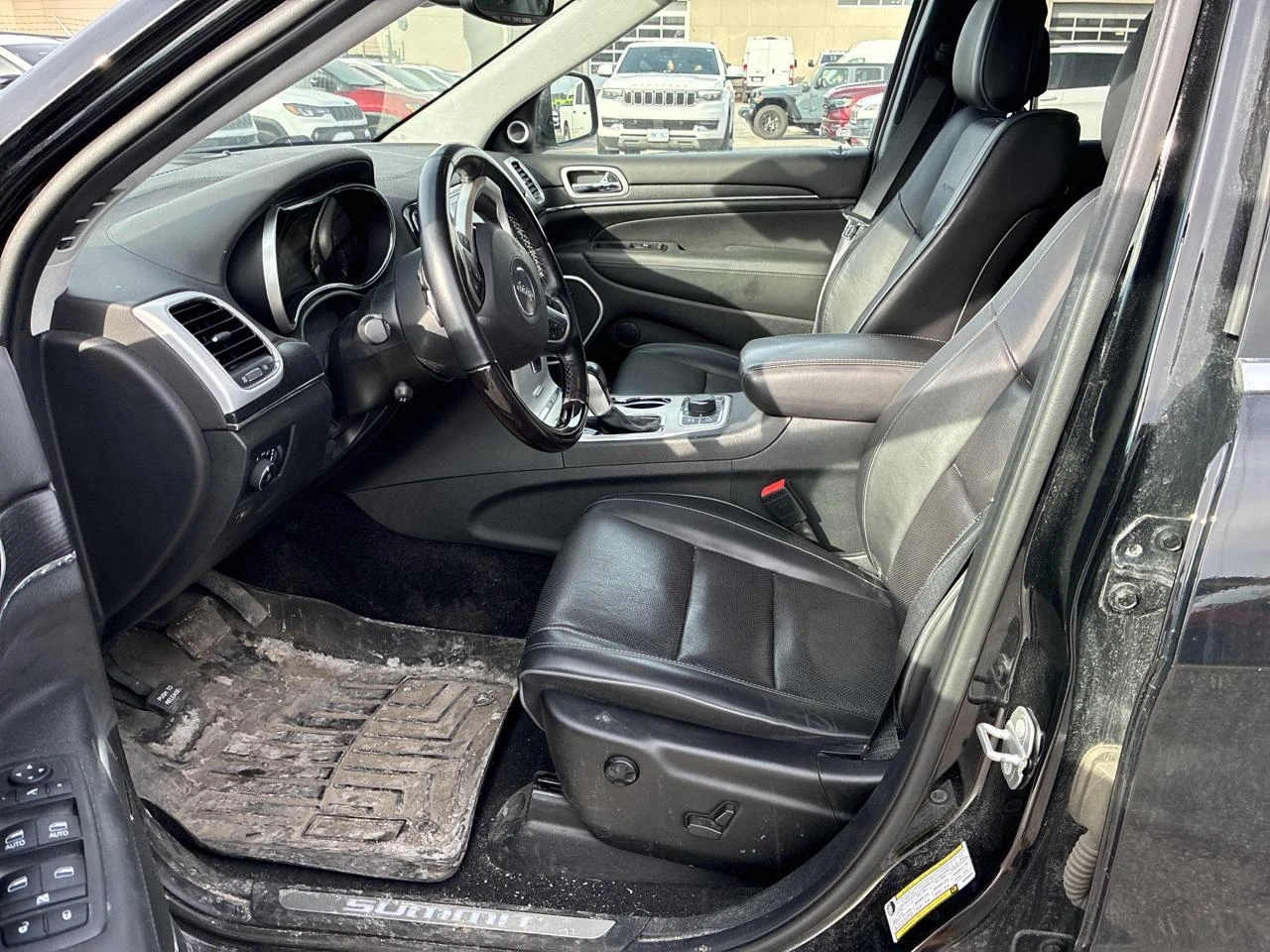 Jeep Grand cherokee Summit 3.6* Carplay* Обдух* Distronic* Въздушно, снимка 6 - Автомобили и джипове - 53900609