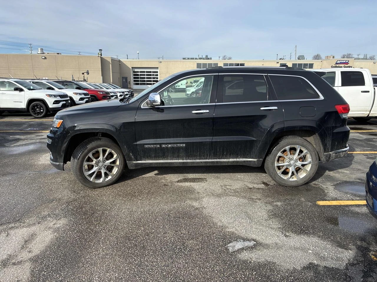 Jeep Grand cherokee Summit 3.6* Carplay* Обдух* Distronic* Въздушно, снимка 4 - Автомобили и джипове - 53900609