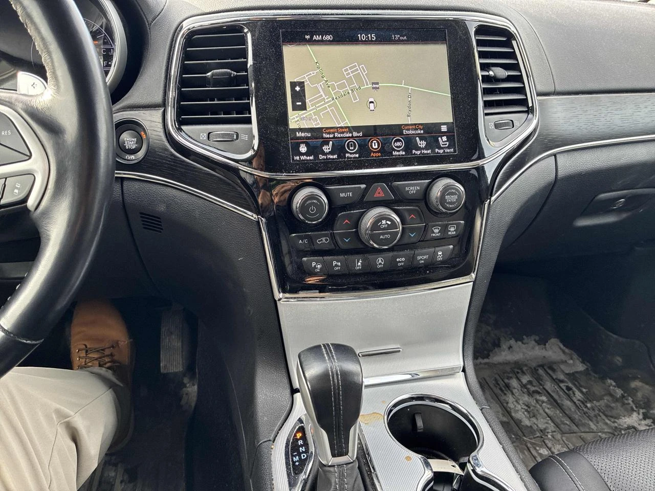 Jeep Grand cherokee Summit 3.6* Carplay* Обдух* Distronic* Въздушно, снимка 8 - Автомобили и джипове - 53900609