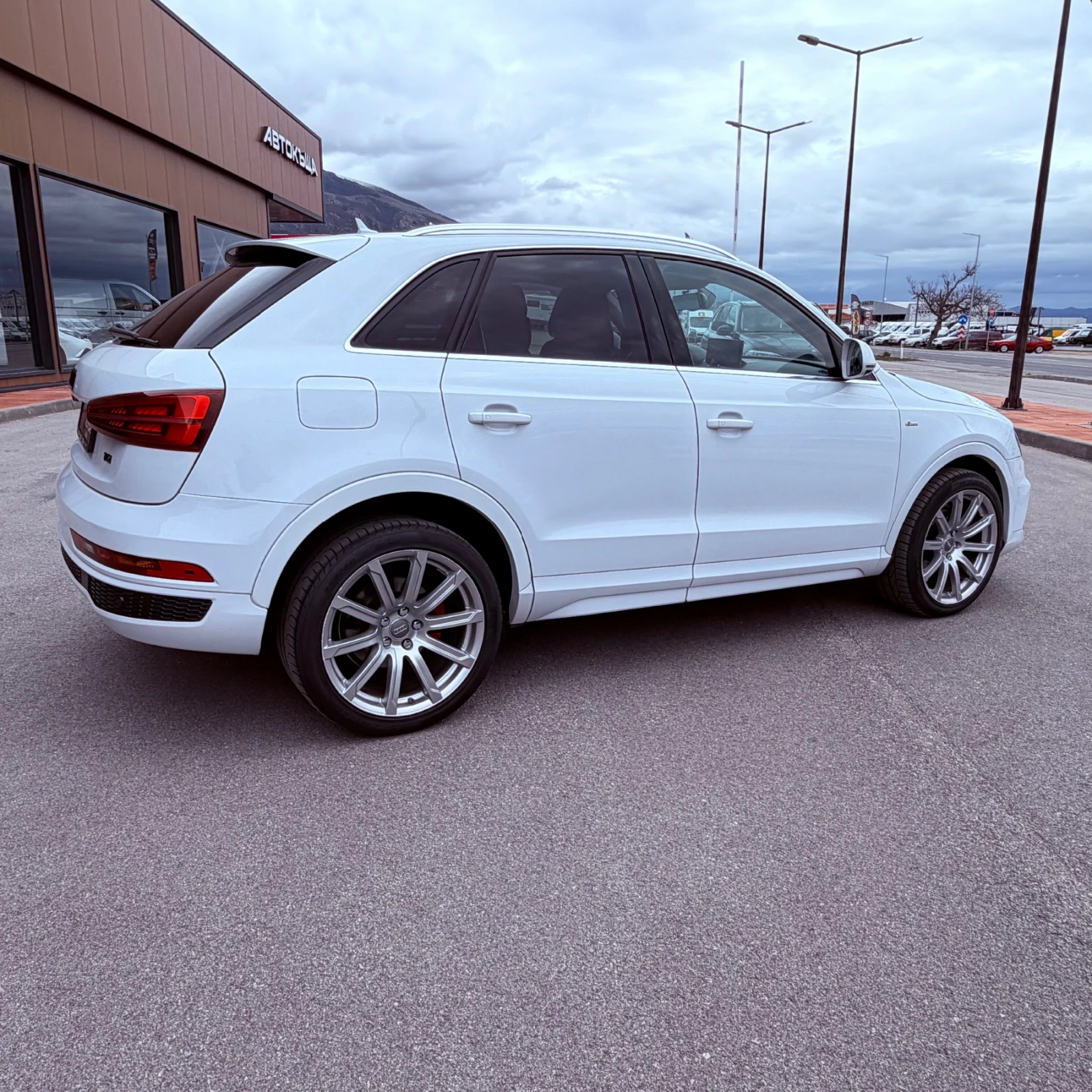 Audi Q3 S-LINE;2.0TDI-150к.с.;quattro;АВТОМАТ;ПАНОРАМА, снимка 4 - Автомобили и джипове - 54028396