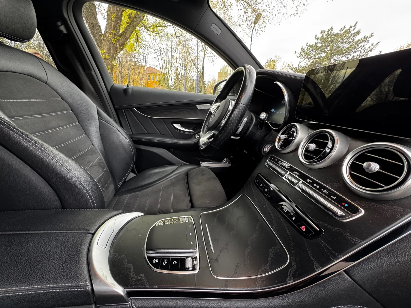 Mercedes-Benz GLC 300 Coupe 2020 4 Matic, снимка 9 - Автомобили и джипове - 54245121