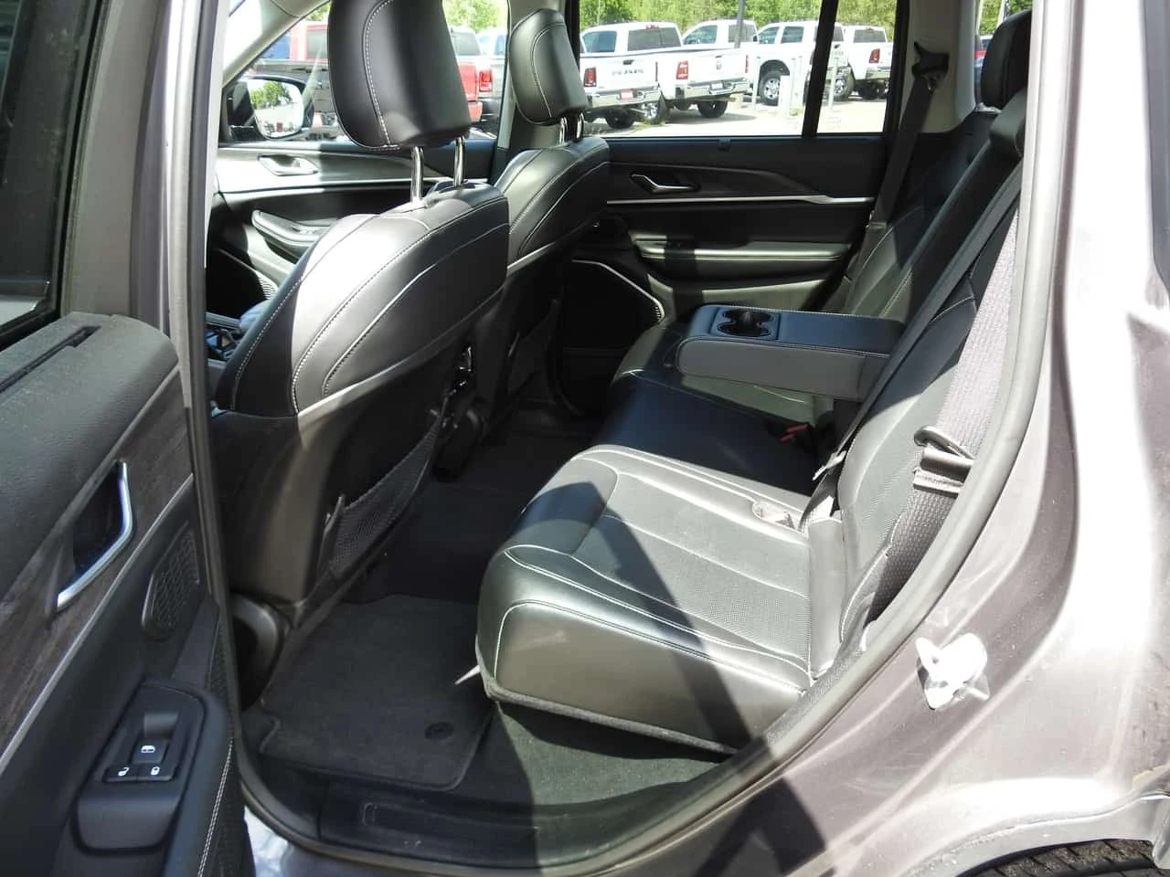 Jeep Grand cherokee * Limited * АВТОКРЕДИТ БЕЗ ПЪРВОНАЧАЛНА ВНОСКА* , снимка 16 - Автомобили и джипове - 56237934