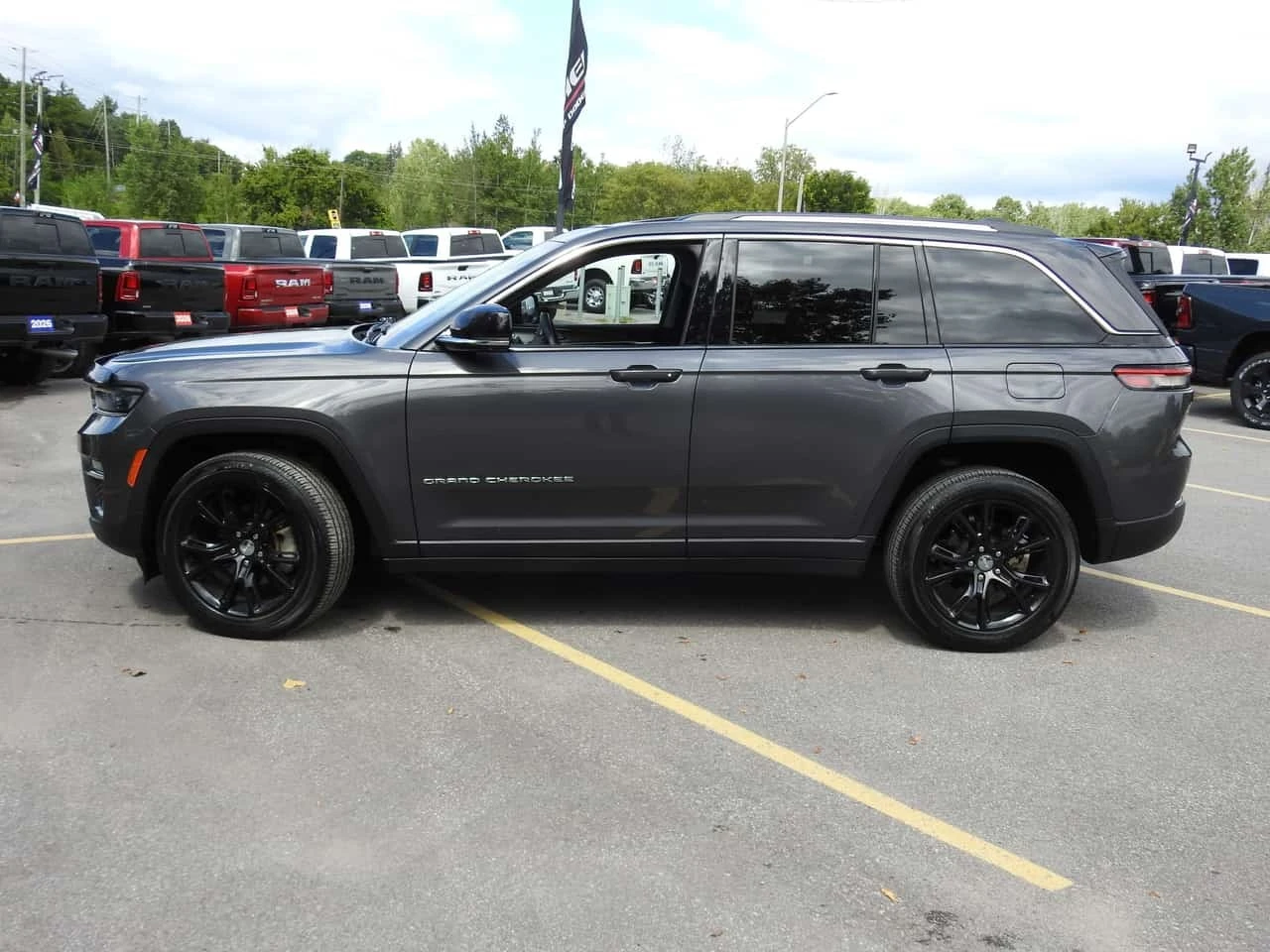 Jeep Grand cherokee * Limited * АВТОКРЕДИТ БЕЗ ПЪРВОНАЧАЛНА ВНОСКА* , снимка 2 - Автомобили и джипове - 56237934