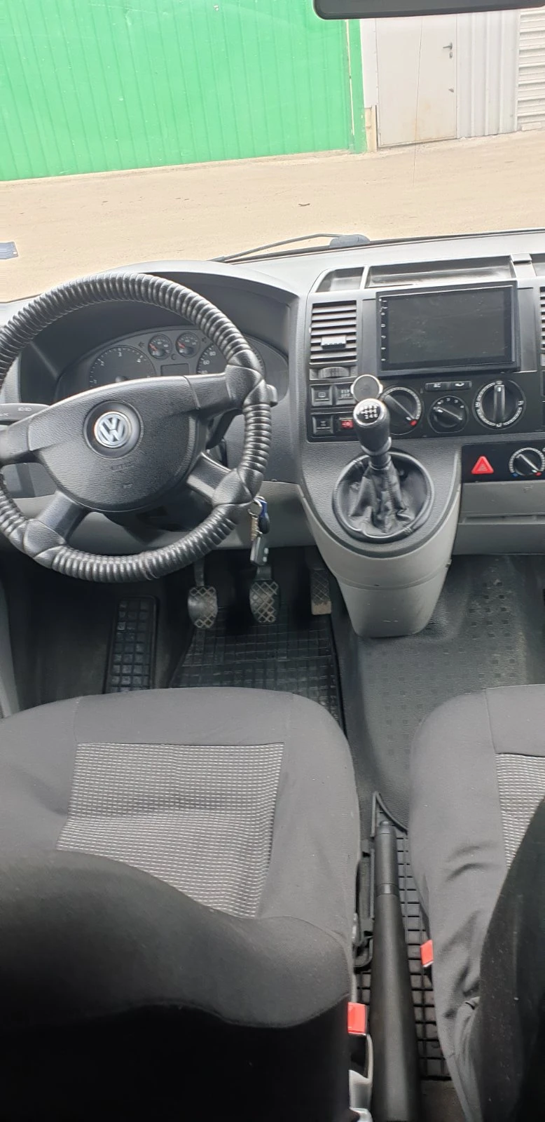 VW T5, снимка 11 - Бусове и автобуси - 52298557