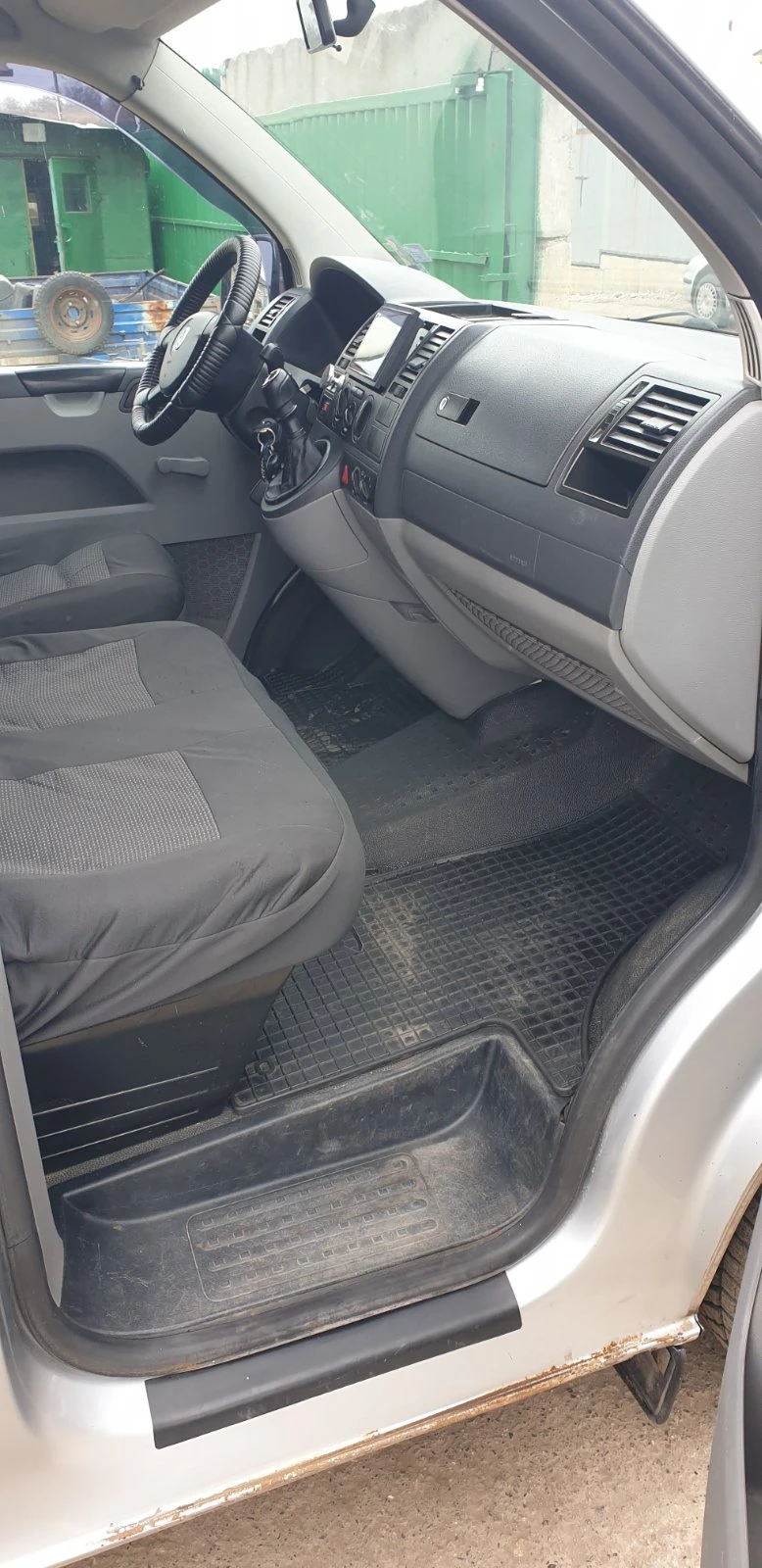 VW T5, снимка 12 - Бусове и автобуси - 52298557