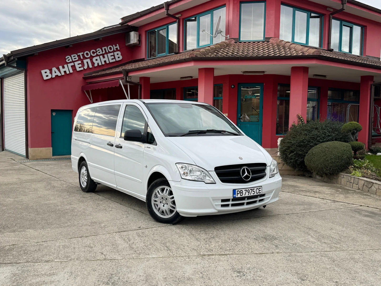 Mercedes-Benz Vito 116 CDI* Facelift* NAVI* Климатик* 8+ 1 места, снимка 1
