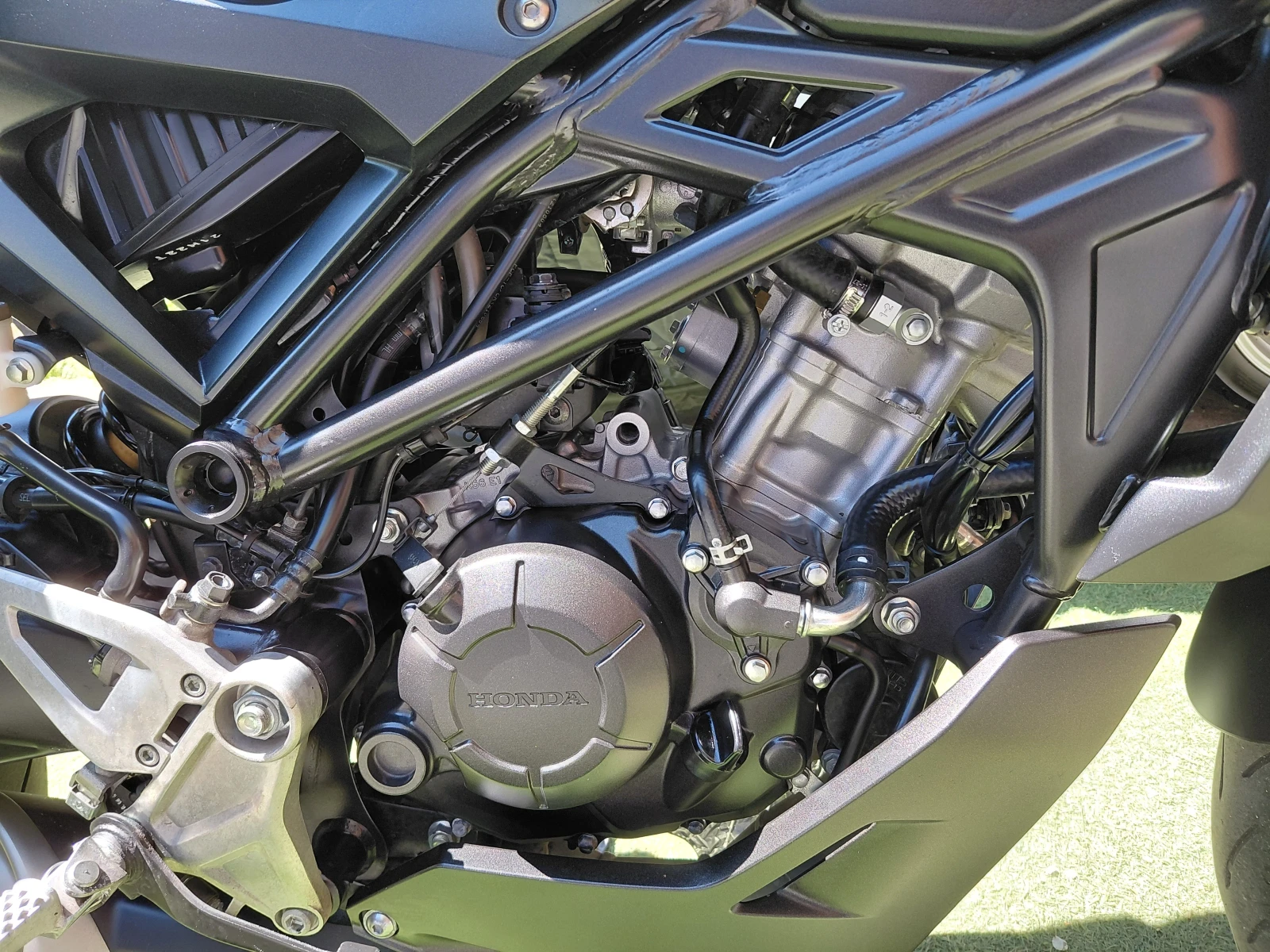 Honda Cb 125R/Abs/ led, снимка 14 - Мотоциклети и мототехника - 54019171