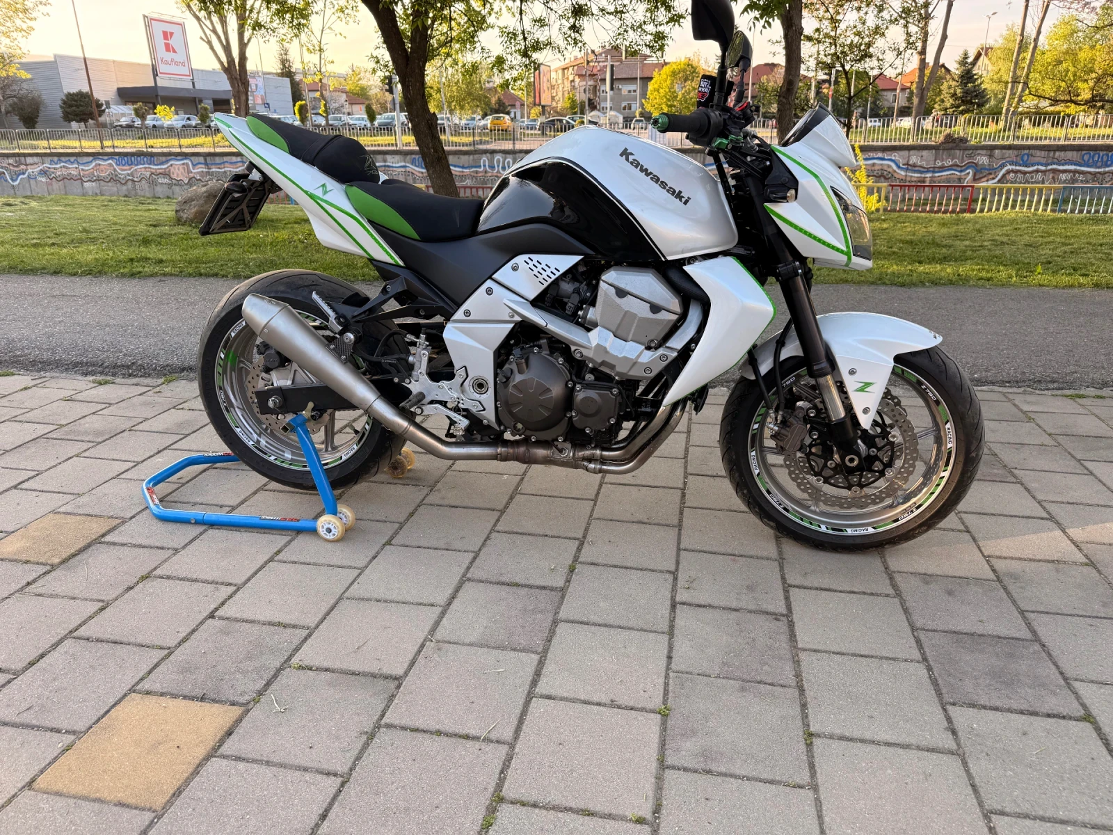 Kawasaki Z 750, снимка 3 - Мотоциклети и мототехника - 54356345