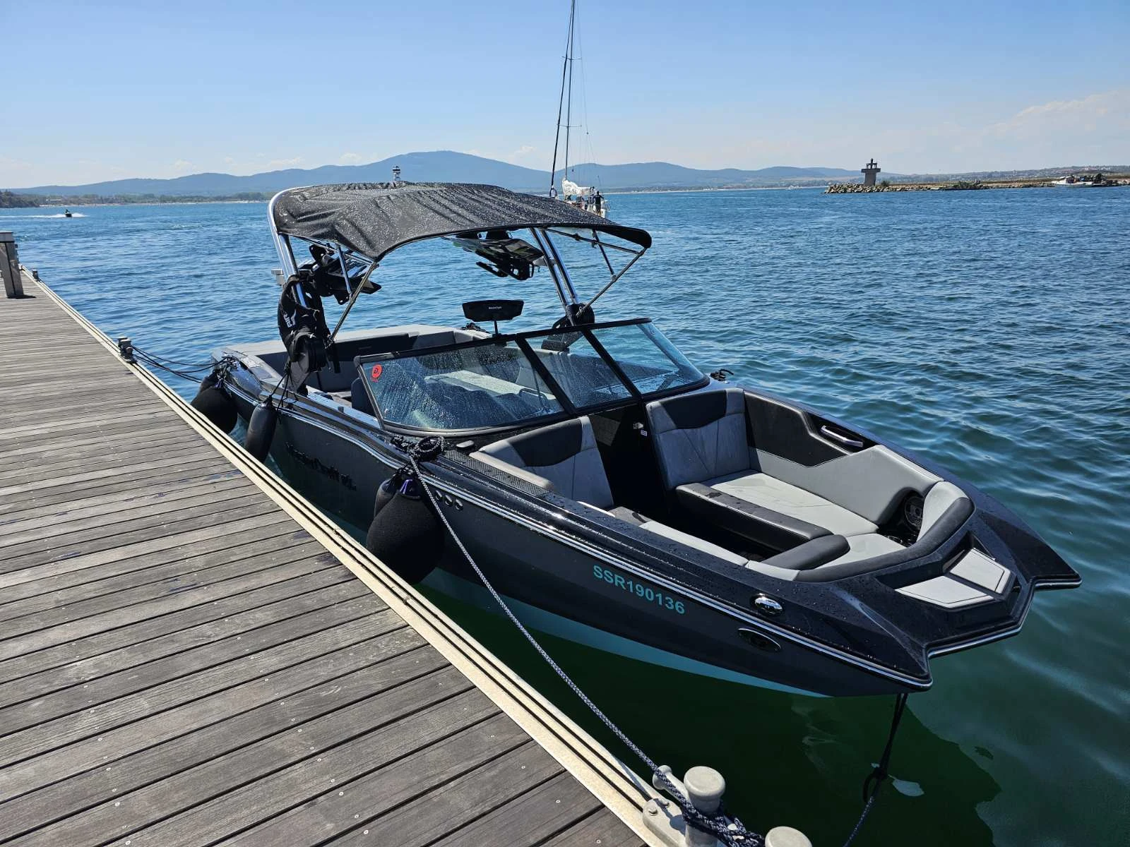 Моторна яхта Master Craft NXT24, снимка 4 - Воден транспорт - 54218009