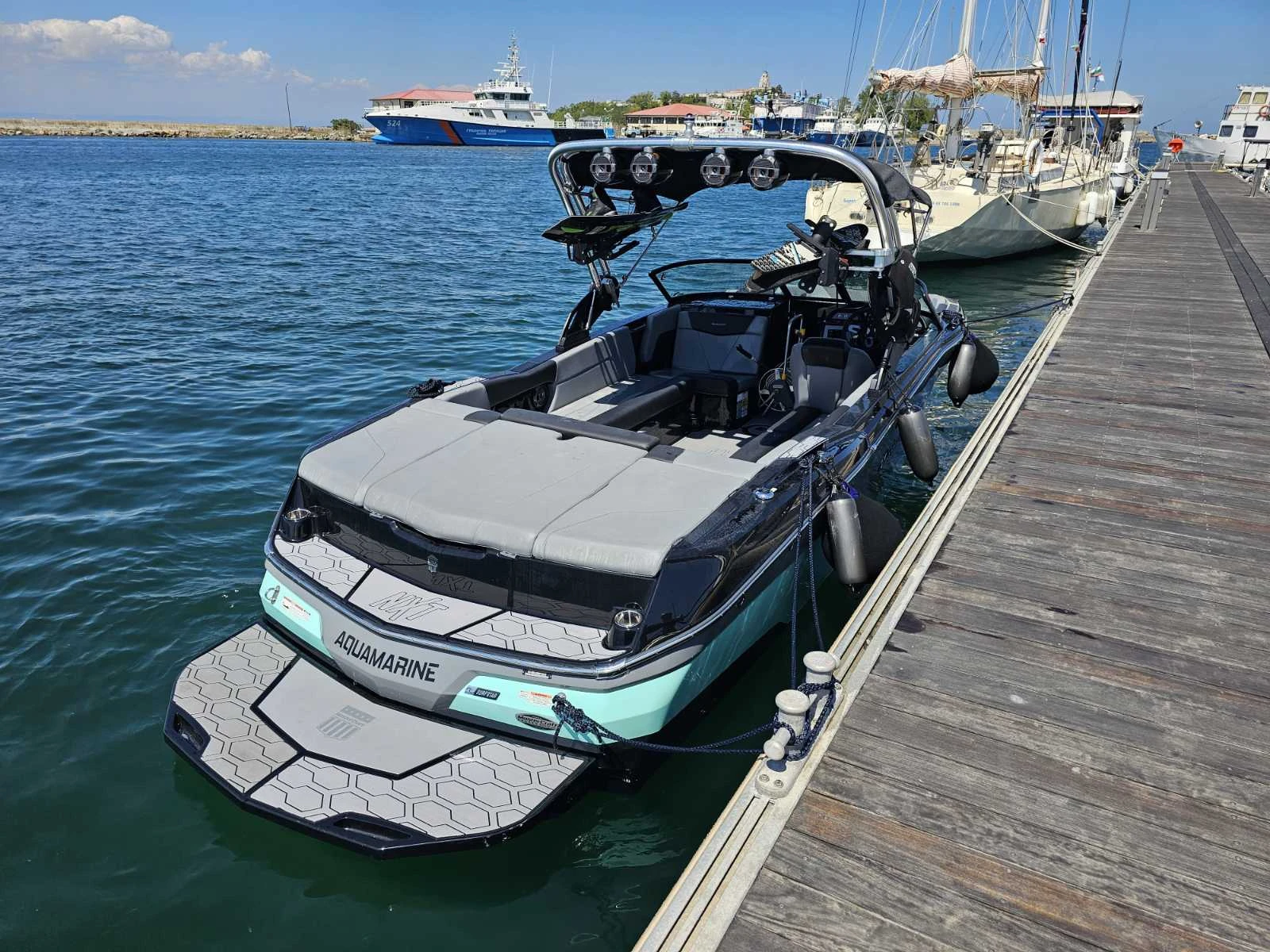 Моторна яхта Master Craft NXT24, снимка 5 - Воден транспорт - 54218009