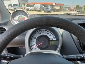 Peugeot 107 1.0i-68PS-КЛИМАТИК - 3700 лв. - 21808913 13