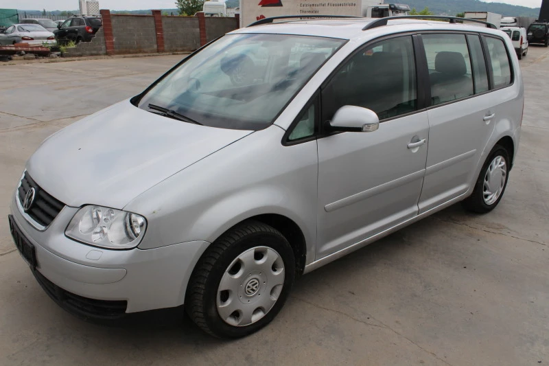 VW Touran 2.0I АВТОМАТИК, снимка 1 - Автомобили и джипове - 47403635