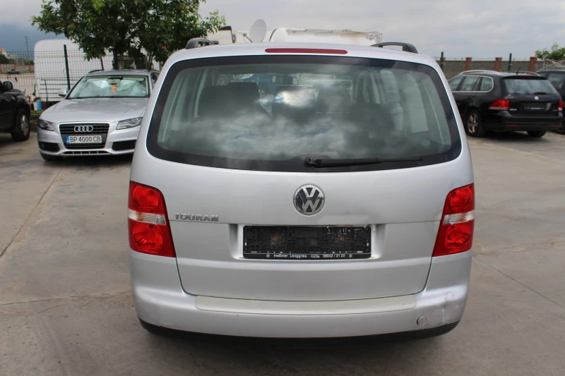 VW Touran 2.0I АВТОМАТИК, снимка 3 - Автомобили и джипове - 47403635