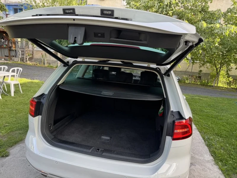 VW Passat GT* 2.0TDi* 190k.c* DSG* Distronic* Амбиентно осве, снимка 16 - Автомобили и джипове - 52016601