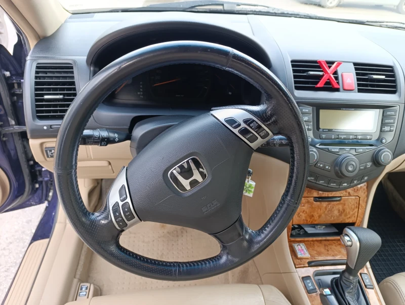 Honda Accord 2.4 automatic LPG, снимка 8 - Автомобили и джипове - 52589333